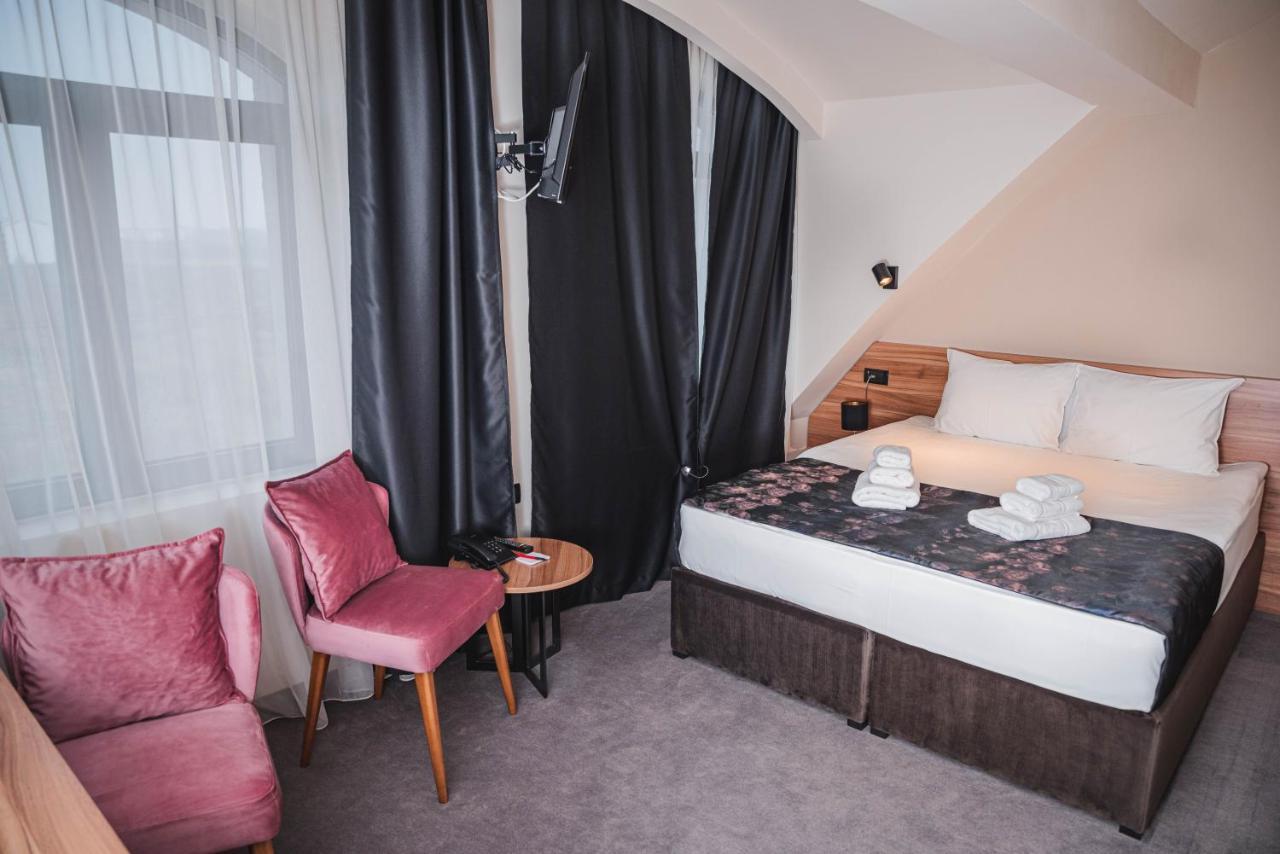 Hotel Aloha Ниш Экстерьер фото
