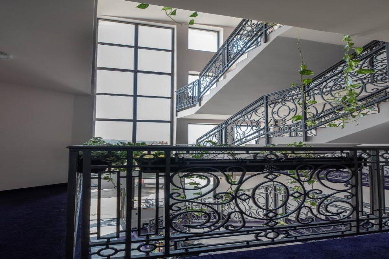 Hotel Aloha Ниш Экстерьер фото