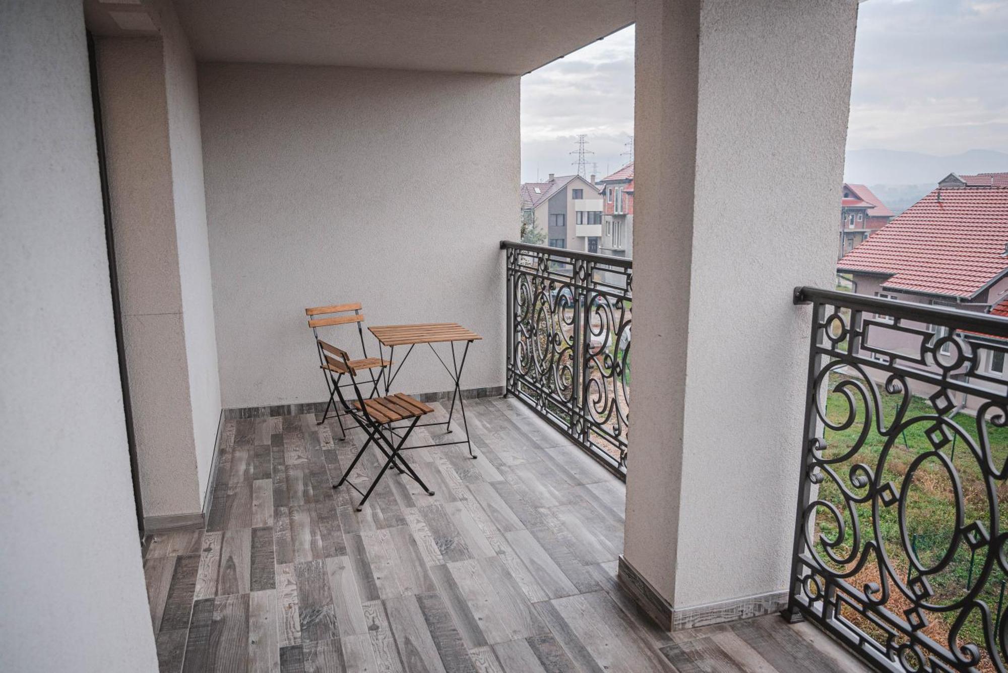 Hotel Aloha Ниш Экстерьер фото
