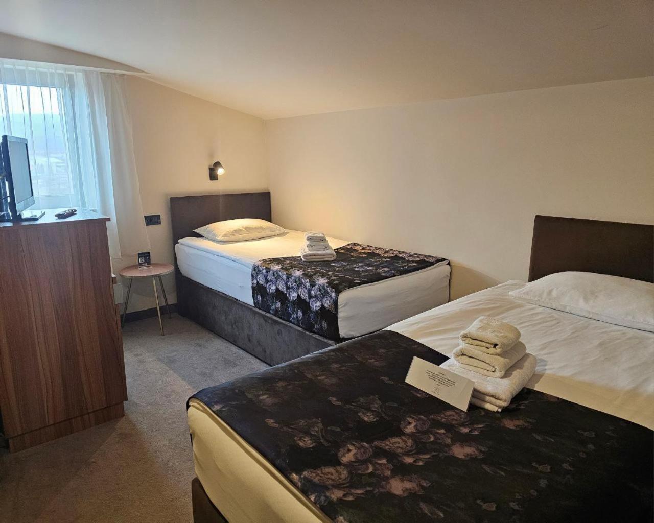 Hotel Aloha Ниш Экстерьер фото