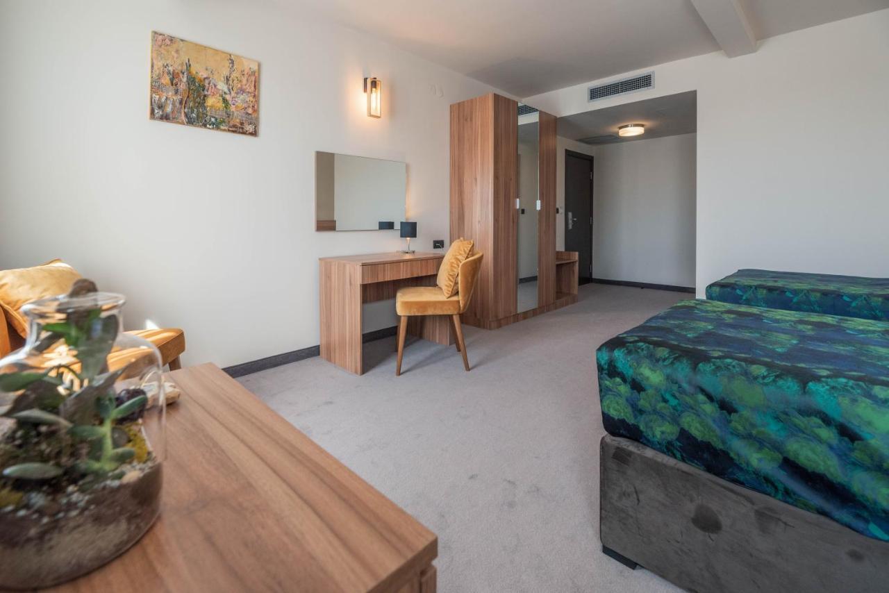 Hotel Aloha Ниш Экстерьер фото