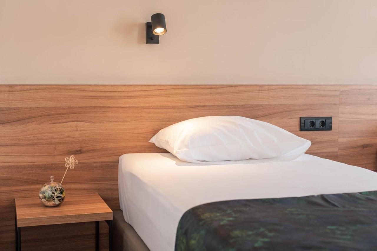 Hotel Aloha Ниш Экстерьер фото