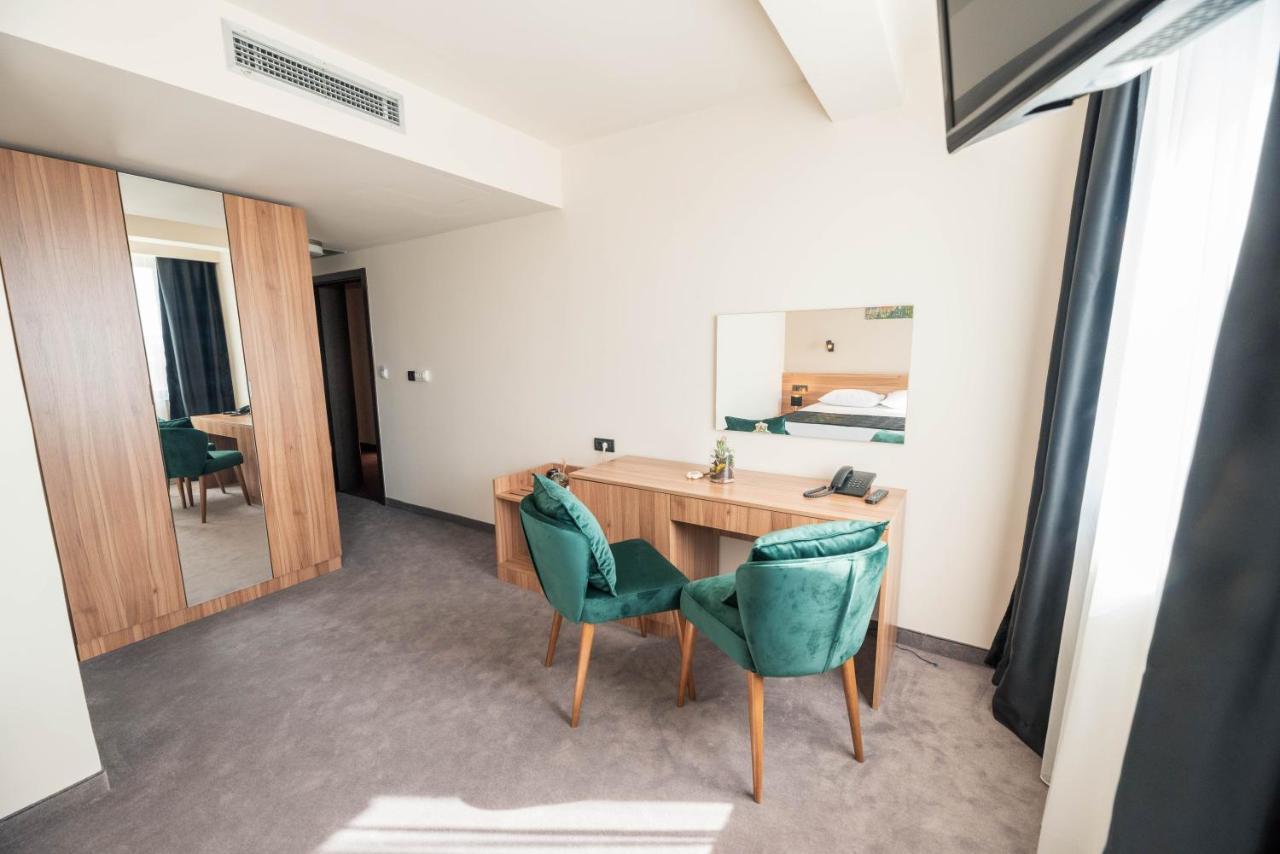 Hotel Aloha Ниш Экстерьер фото